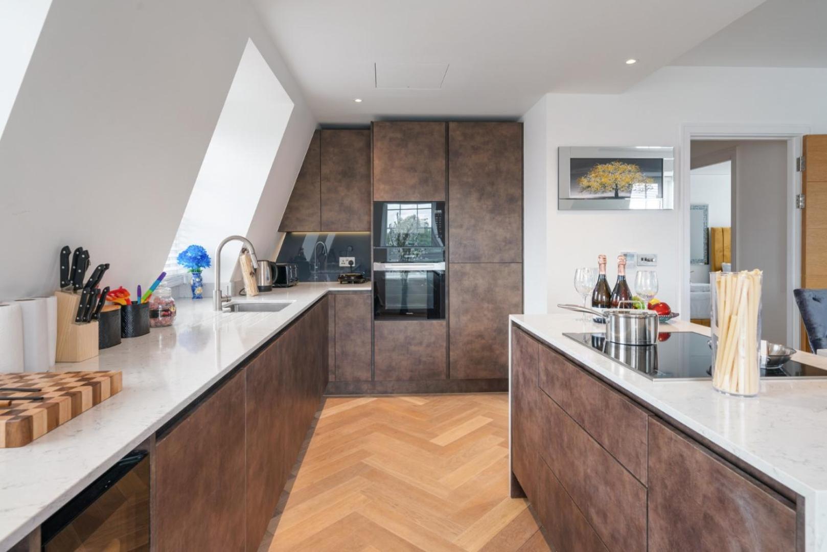 Elegant 3-Bedroom Penthouse In Marble Arch 70 London Eksteriør bilde