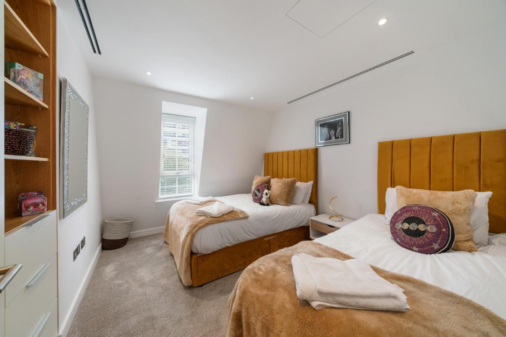 Elegant 3-Bedroom Penthouse In Marble Arch 70 London Eksteriør bilde