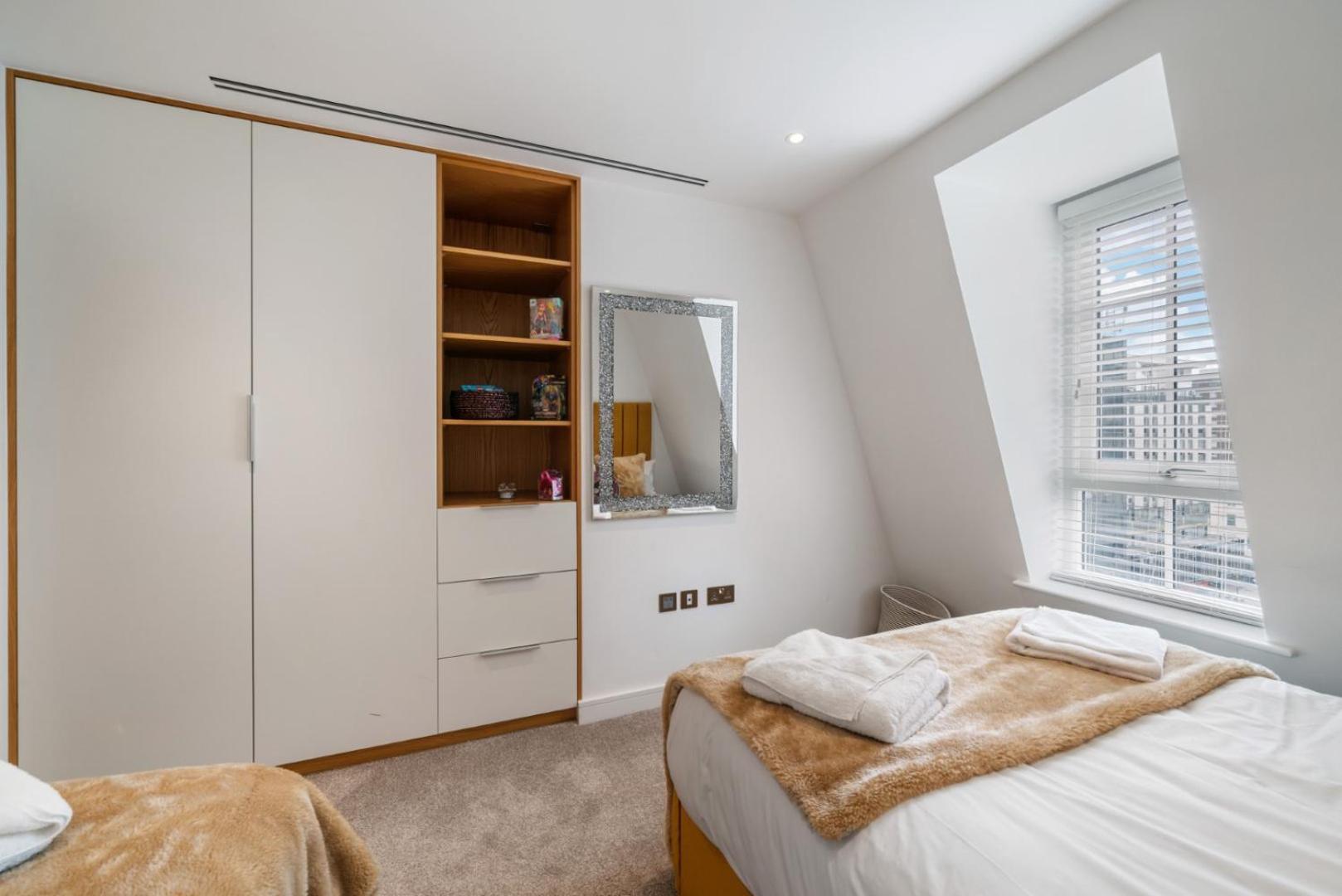Elegant 3-Bedroom Penthouse In Marble Arch 70 London Eksteriør bilde