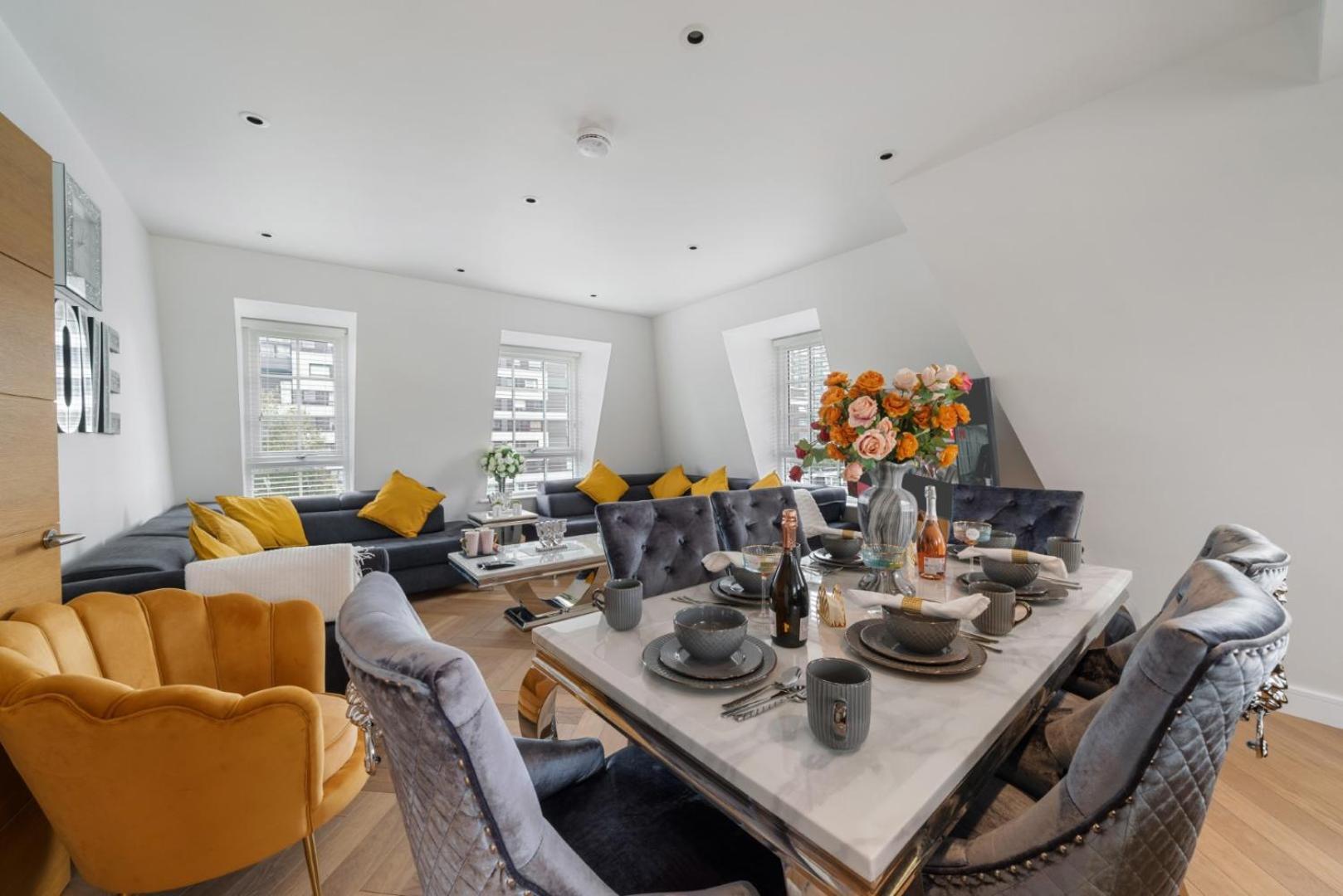 Elegant 3-Bedroom Penthouse In Marble Arch 70 London Eksteriør bilde