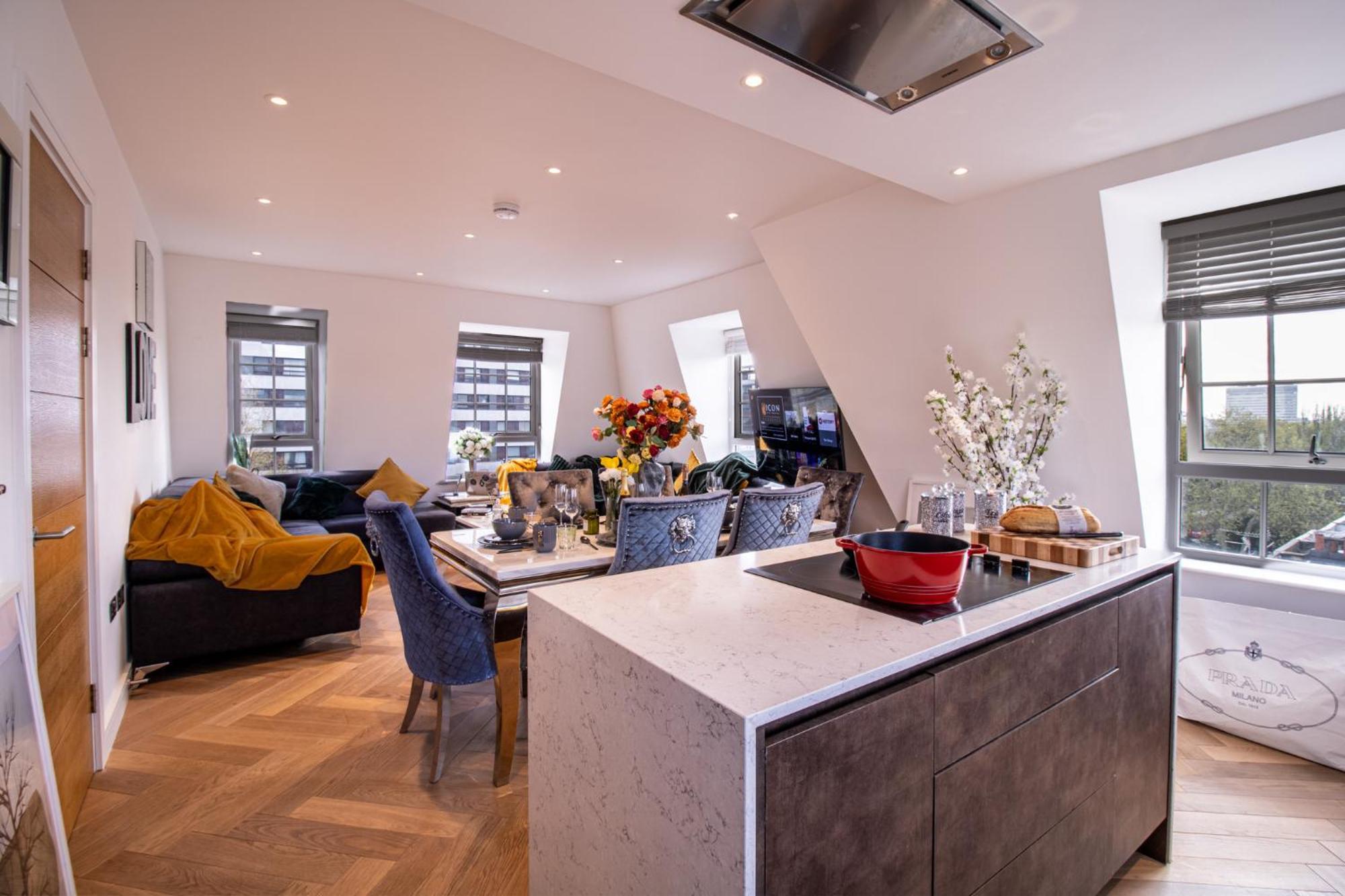 Elegant 3-Bedroom Penthouse In Marble Arch 70 London Eksteriør bilde