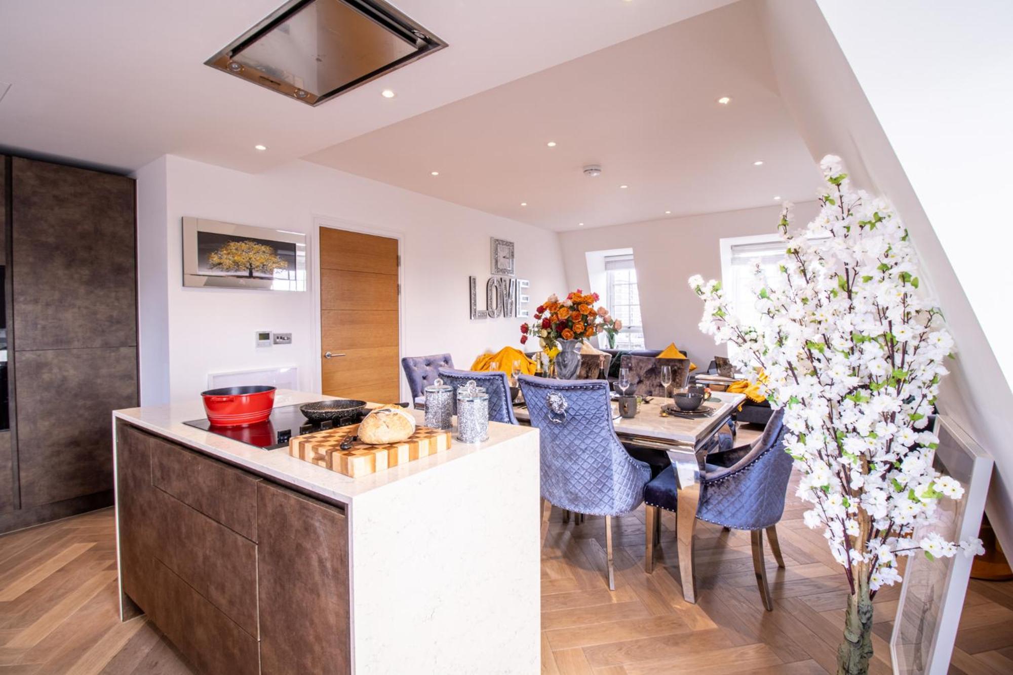 Elegant 3-Bedroom Penthouse In Marble Arch 70 London Eksteriør bilde