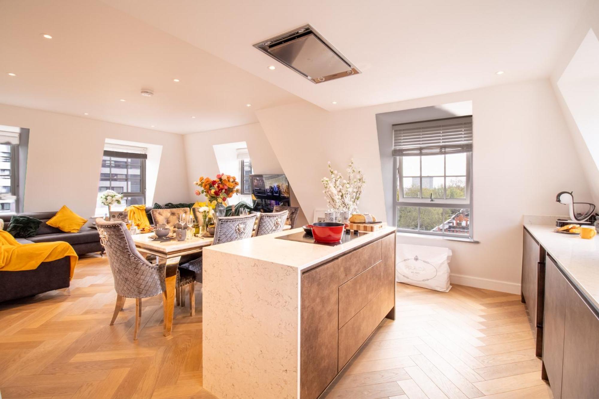 Elegant 3-Bedroom Penthouse In Marble Arch 70 London Eksteriør bilde