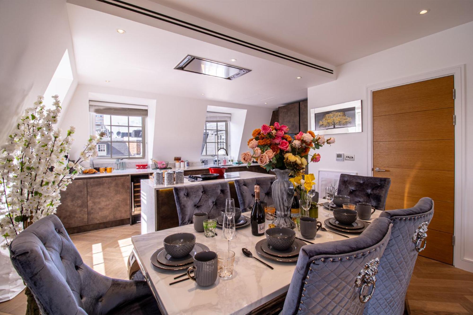 Elegant 3-Bedroom Penthouse In Marble Arch 70 London Eksteriør bilde